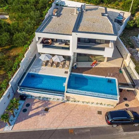 Lorena Stylish Sea View Цриквеница