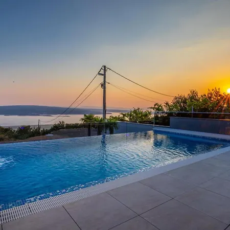 Lorena Stylish Sea View