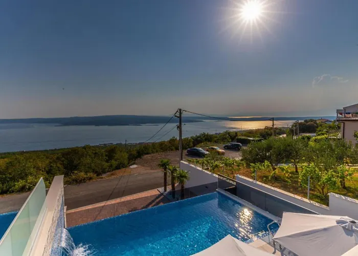Villa Lorena Stylish Sea View