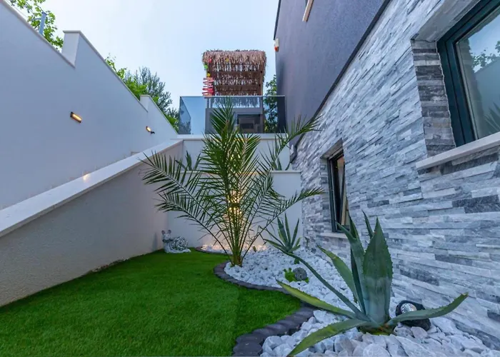 Lorena Stylish Sea View Villa Crikvenica
