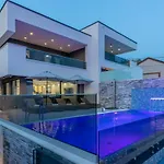 Villa Lorena Stylish Sea View *