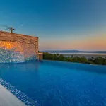 Lorena Stylish Sea View Villa *