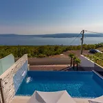 Villa Lorena Stylish Sea View *