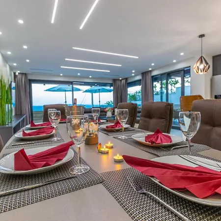 Lorena Stylish Sea View *