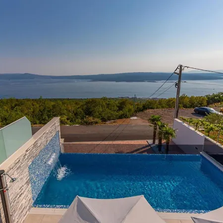 Villa Lorena Stylish Sea View *