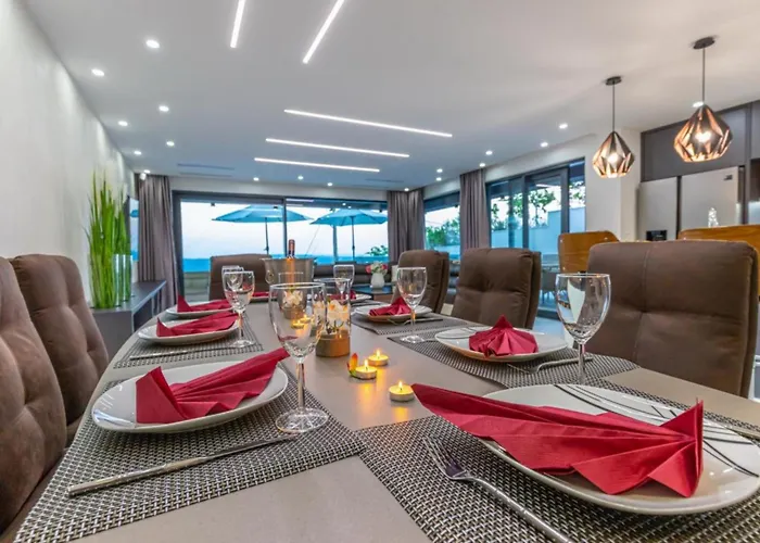 Lorena Stylish Sea View *