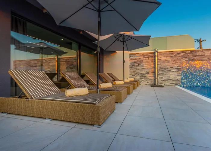 Lorena Stylish Sea View *